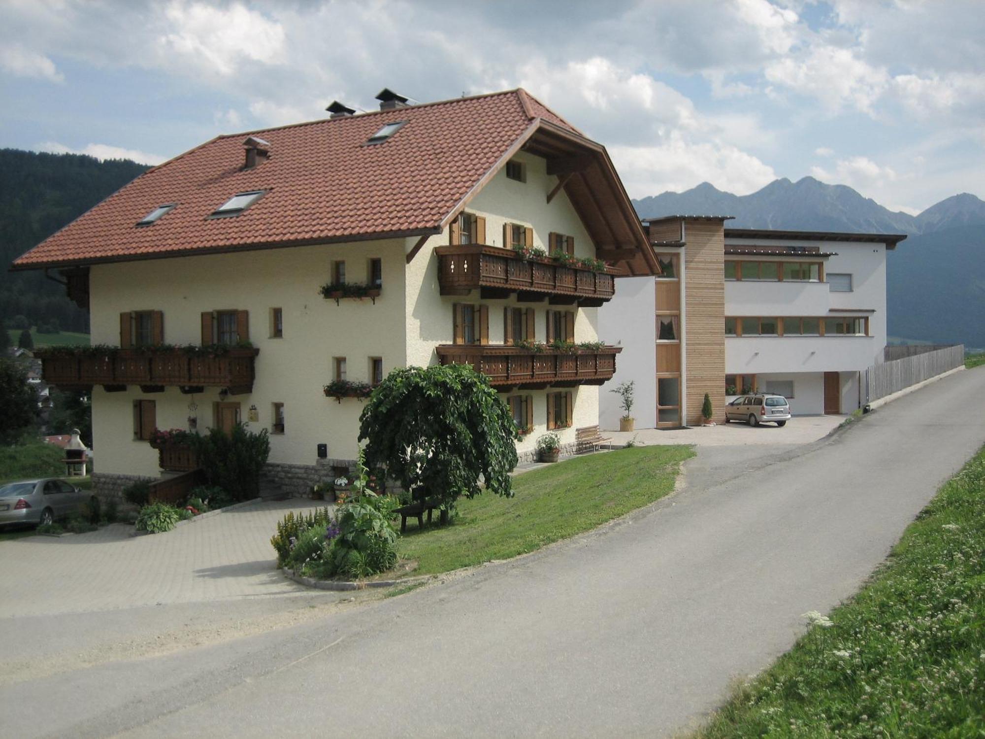 Garni - Appartement Neumairhof Rasun di Sopra Luaran gambar