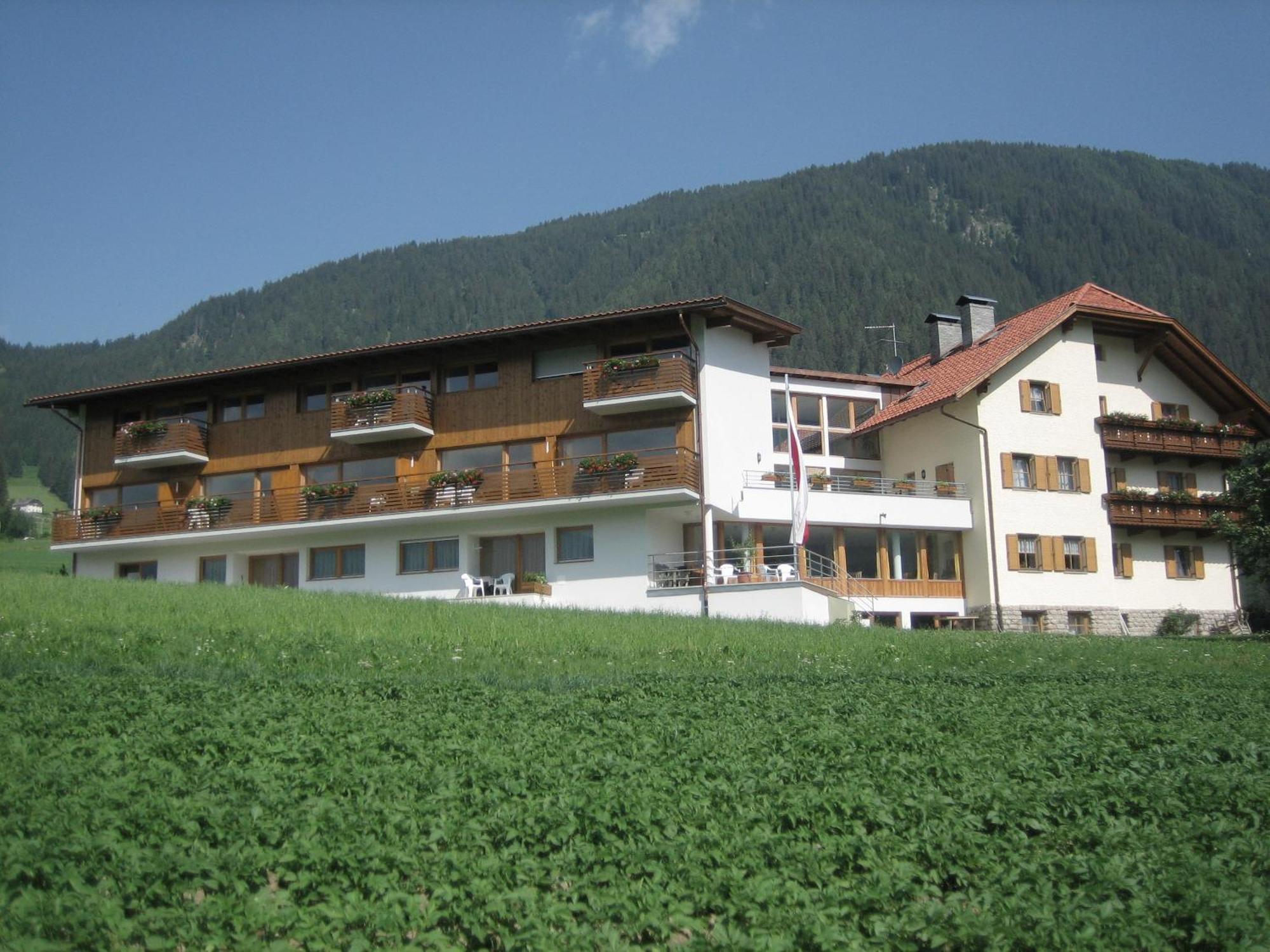 Garni - Appartement Neumairhof Rasun di Sopra Luaran gambar